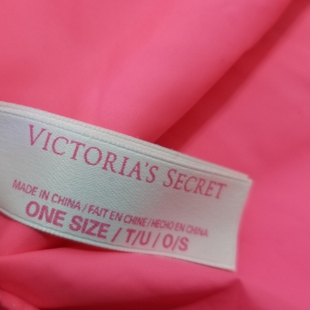Victoria's Secret Beach Blanket - Picture 3 of 3
